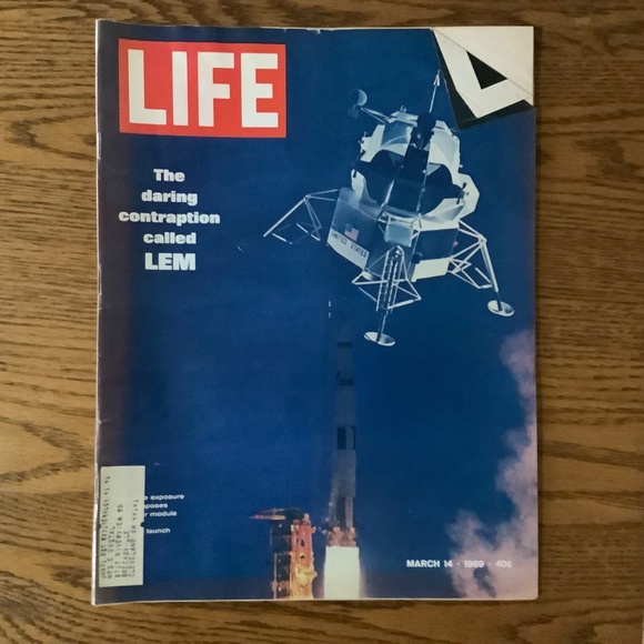 Moon Landing LIFE Magazine Collection - Picture 2 of 6